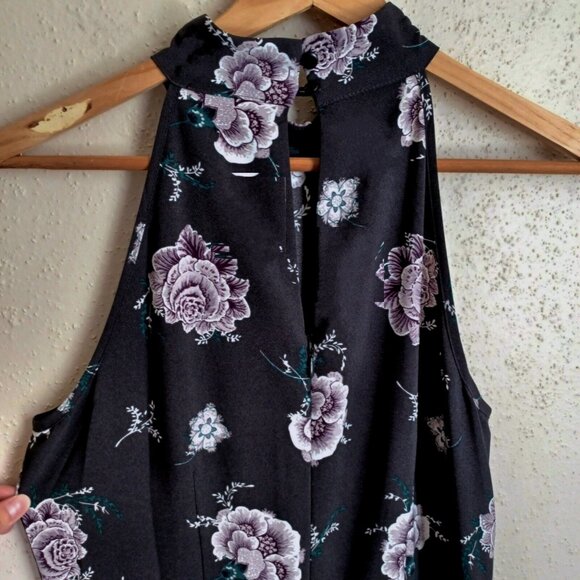 💃Beautiful Black Floral Jumpsuit with Halter Neckline - Picture 4 of 5